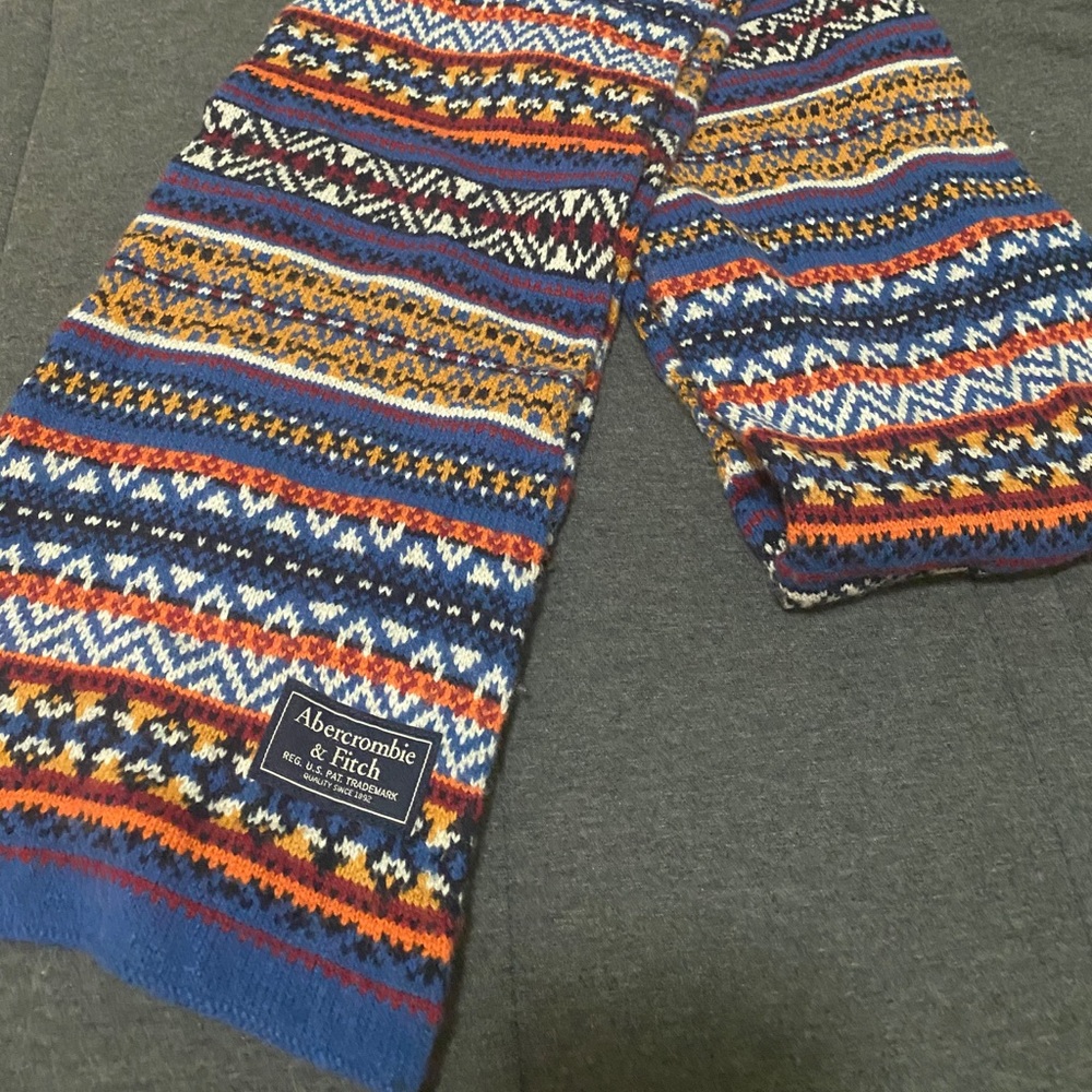 Abercrombie & Fitch scarf